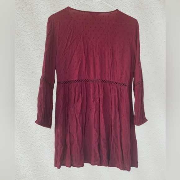 Arizona Jeans Co. Embroidered Floral Burgundy Top - Picture 2 of 11